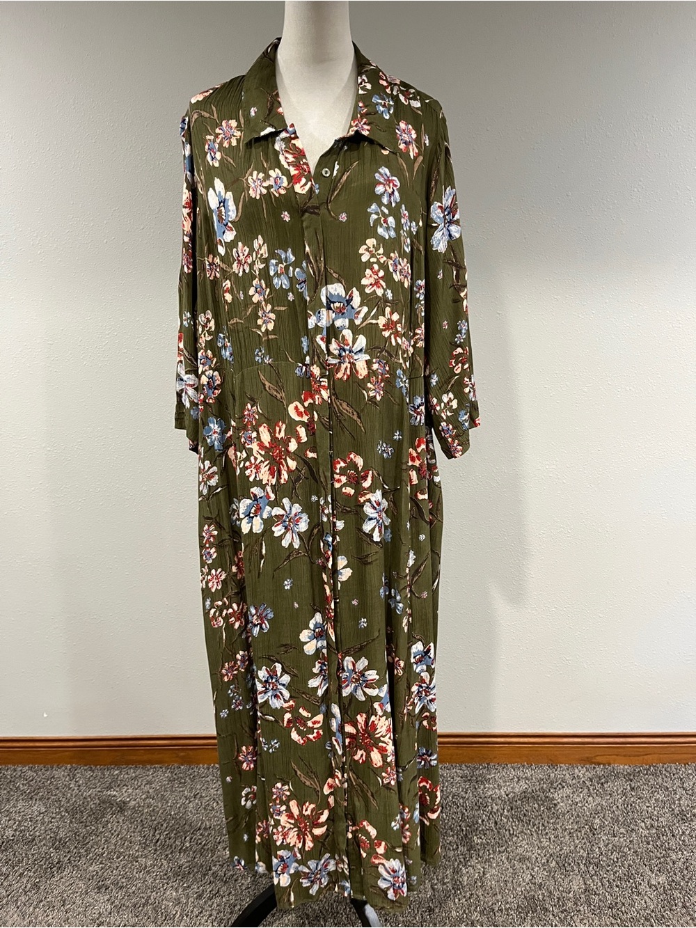 Woman within Olive Green Floral Button-Front plus size Maxi‎ Dress size 22 W